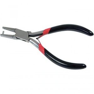 Plier for punching holes